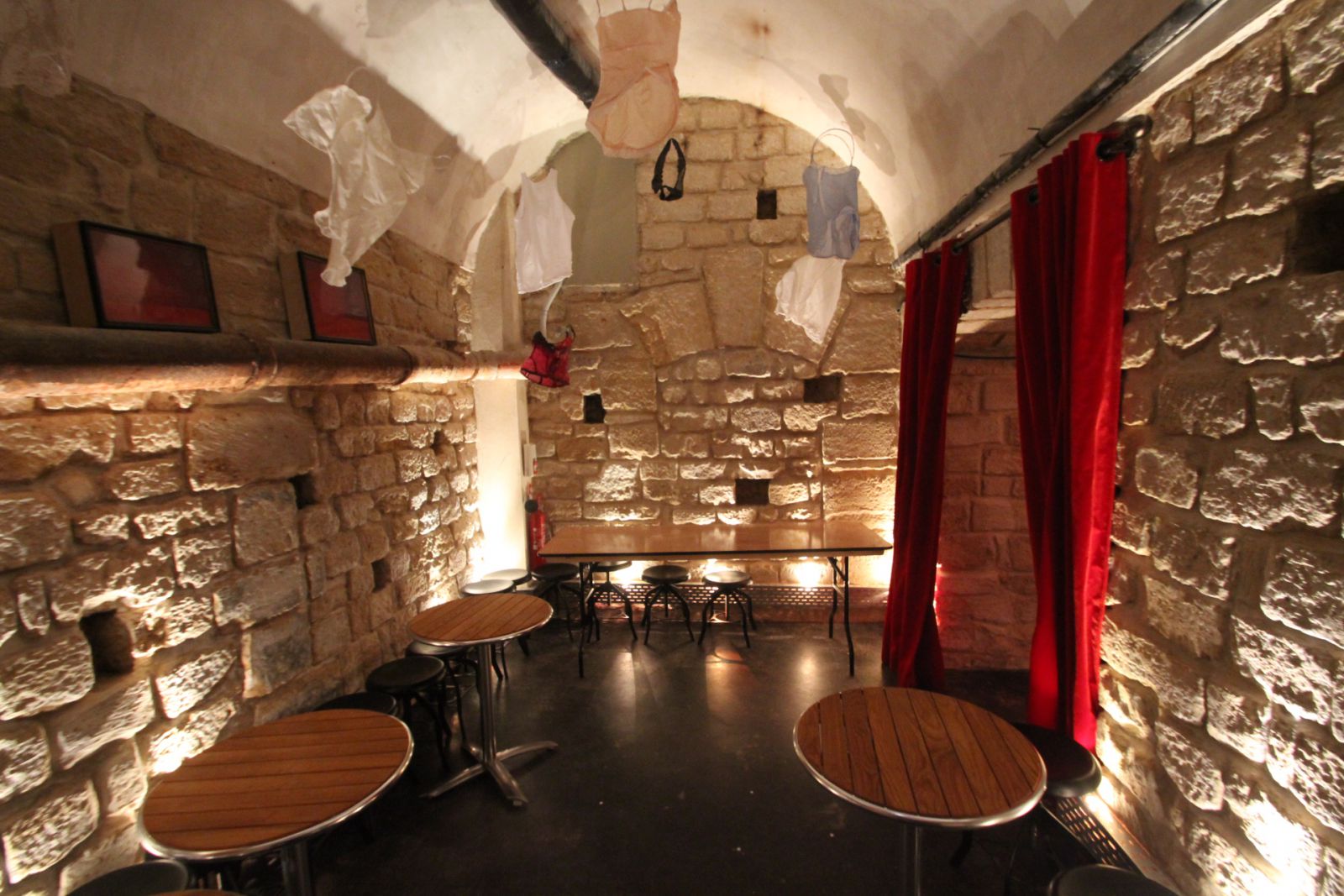 Le 153 153 Rue Saint Martin 75003 Paris Le 153, espace de créativité et de découverte pour boire et manger